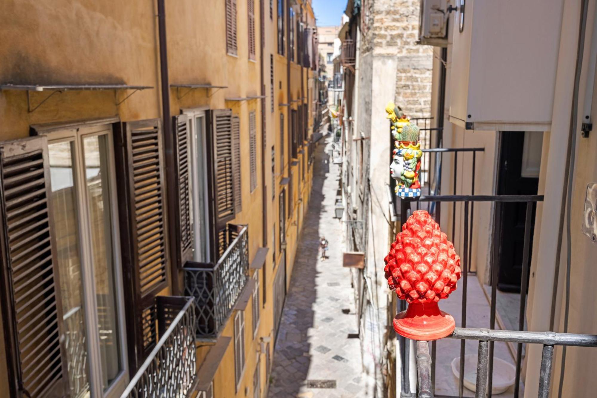 Agata E Rosalia 2 Bedroom Flat At The Quattro Canti Palermo Kültér fotó